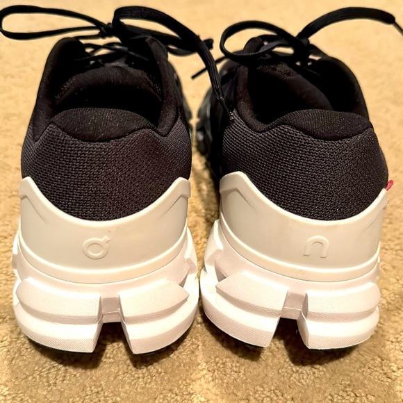 ON CLOUD Womens Cloudflyer 4 (NWOB) Cloudtec technology- Never worn. MINT! 8.0M - Picture 3 of 11